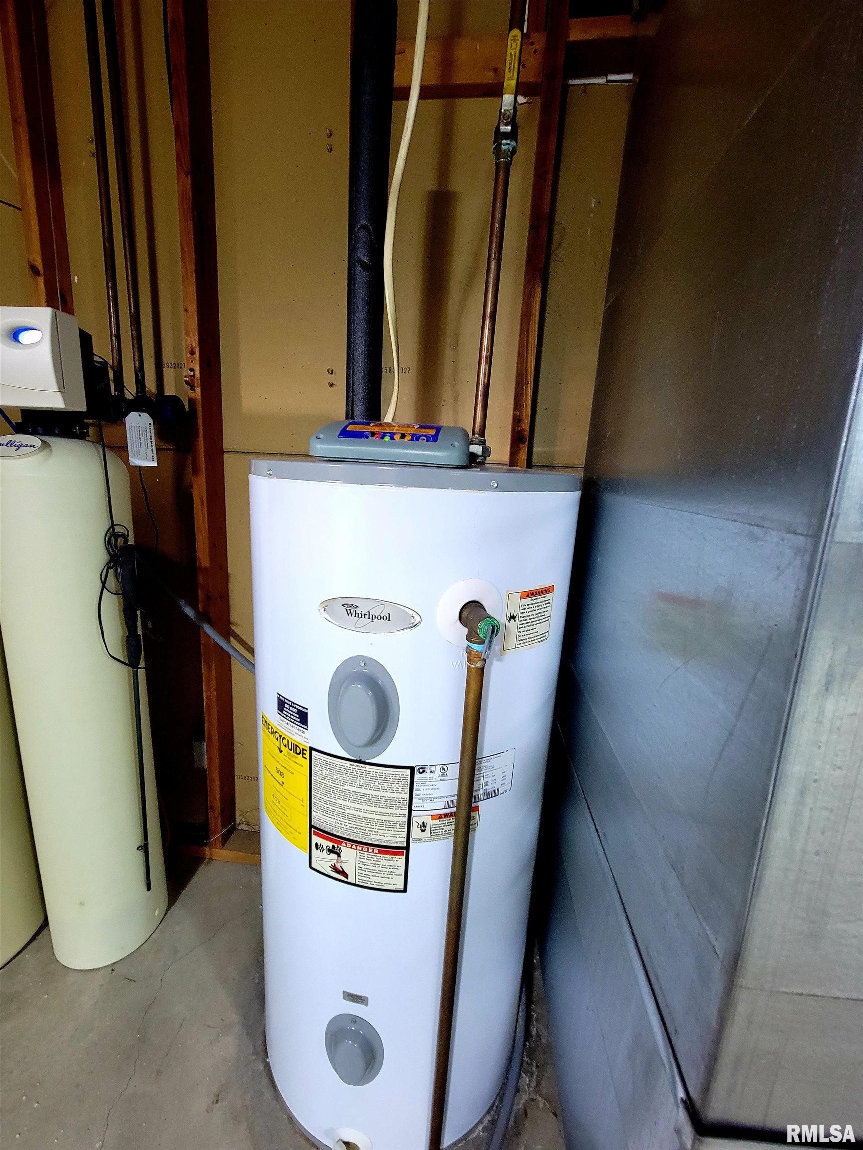 9726 West Whittingham Point Mapleton, IL 61547 - Photo 8 of 24