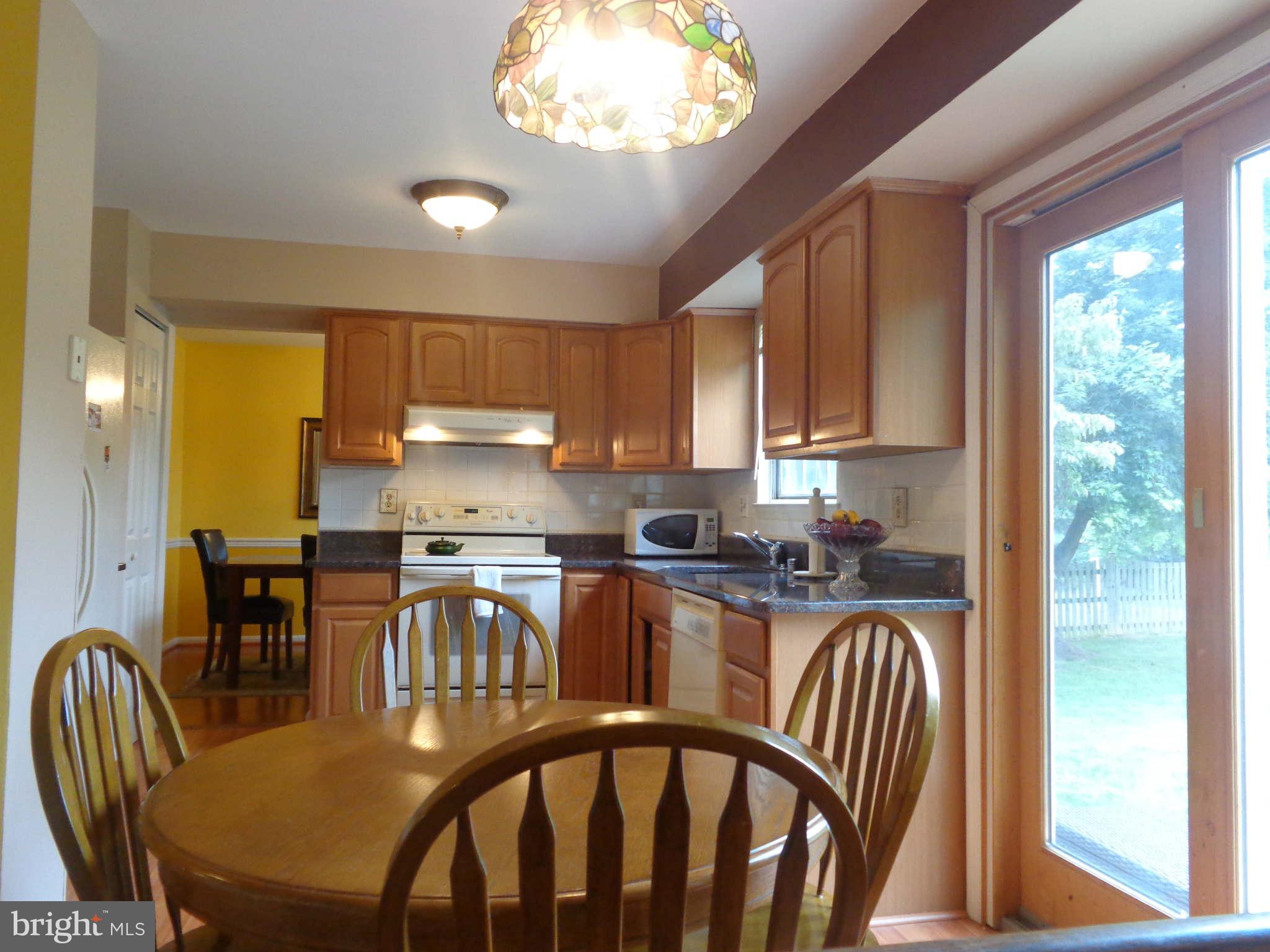 14324 Twig Road Silver Spring, MD 20905 - Photo 13 of 25 Kitchen/Breakfast area