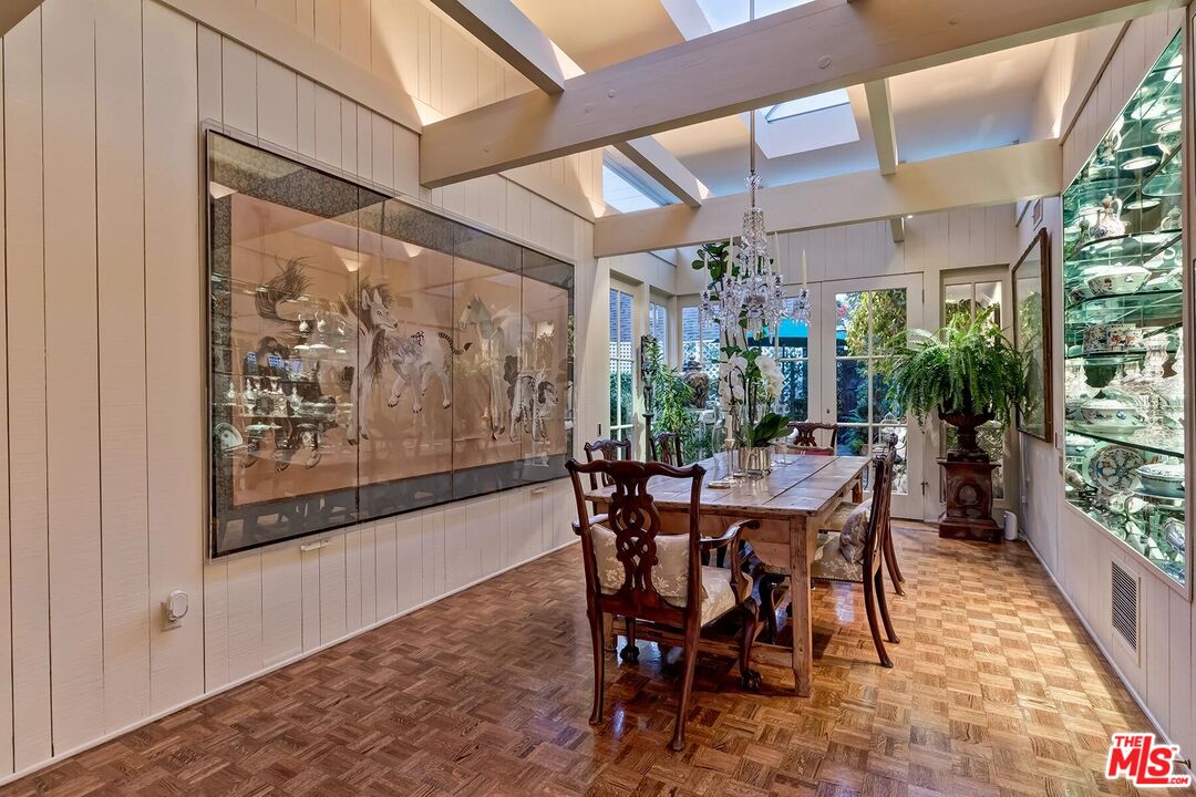 602 Foothill Road Beverly Hills, CA 90210 - Photo 9 of 25