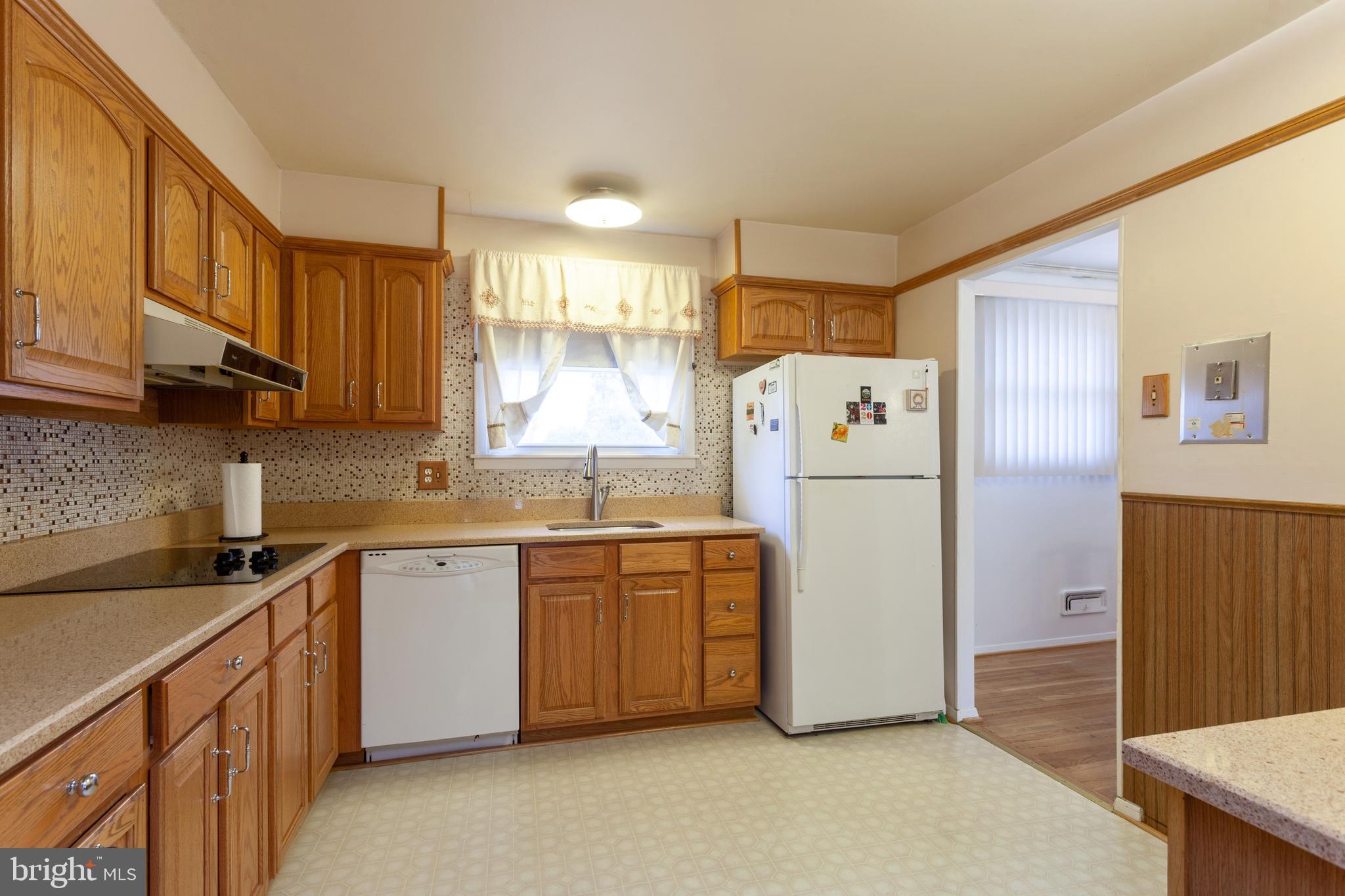 215 Locknell Road Lutherville-Timonium, MD 21093 - Photo 8 of 23 Gallery Image 8
