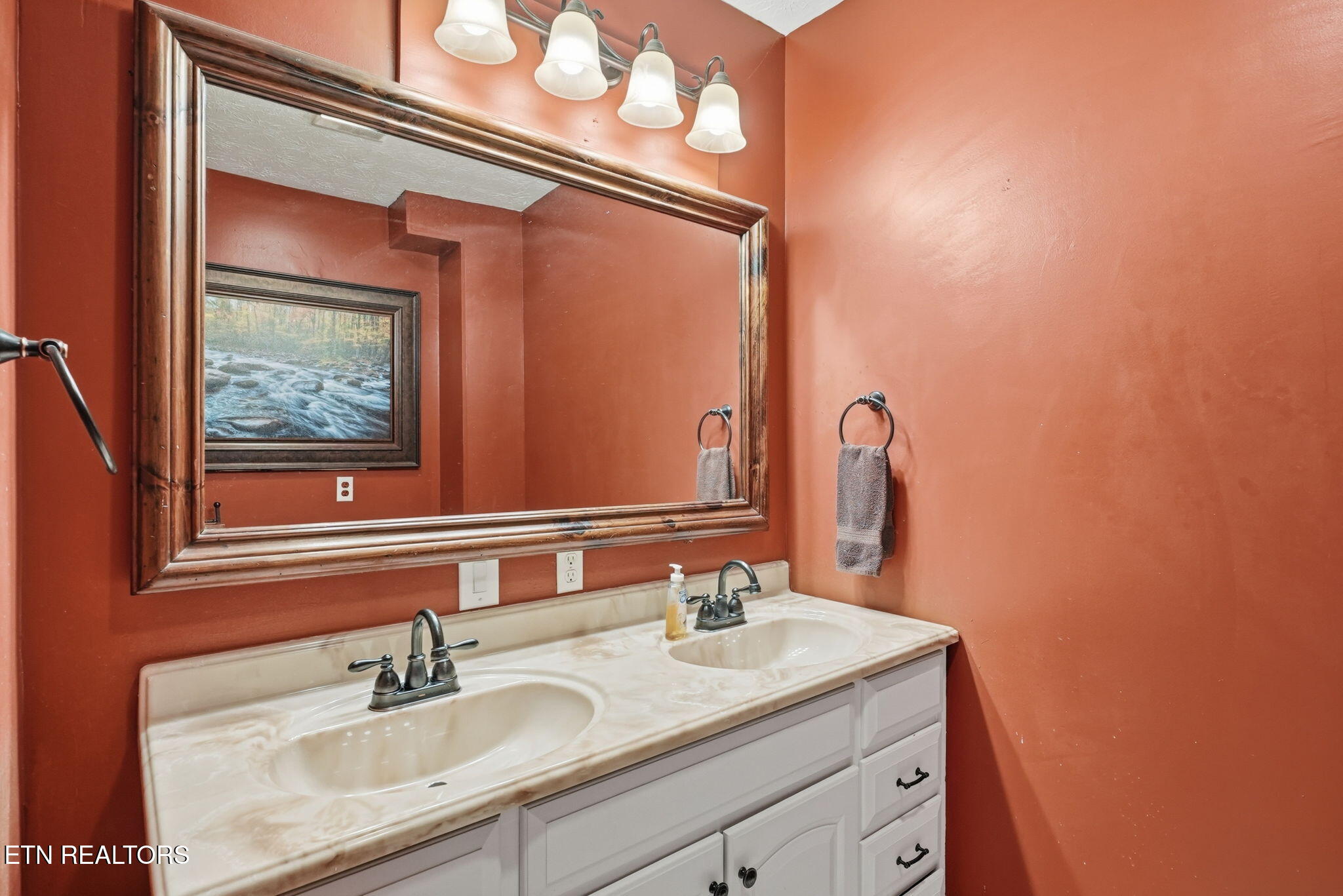 2202 Applewood Road Sevierville, TN 37862 - Photo 33 of 53 43-web-or-mls-042_DSC02414