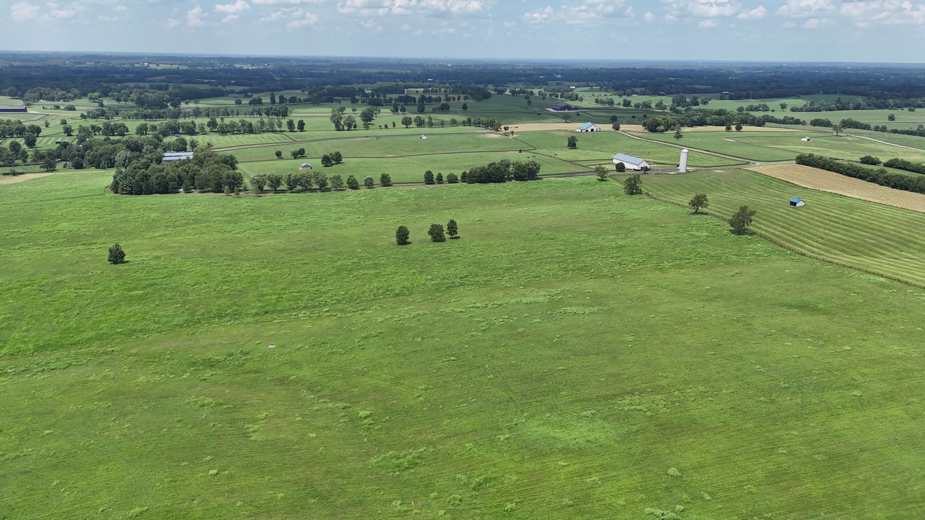 3469 Winchester Road Lexington, KY 40509 - Photo 31 of 86 DJI_20250725140848_0214_D