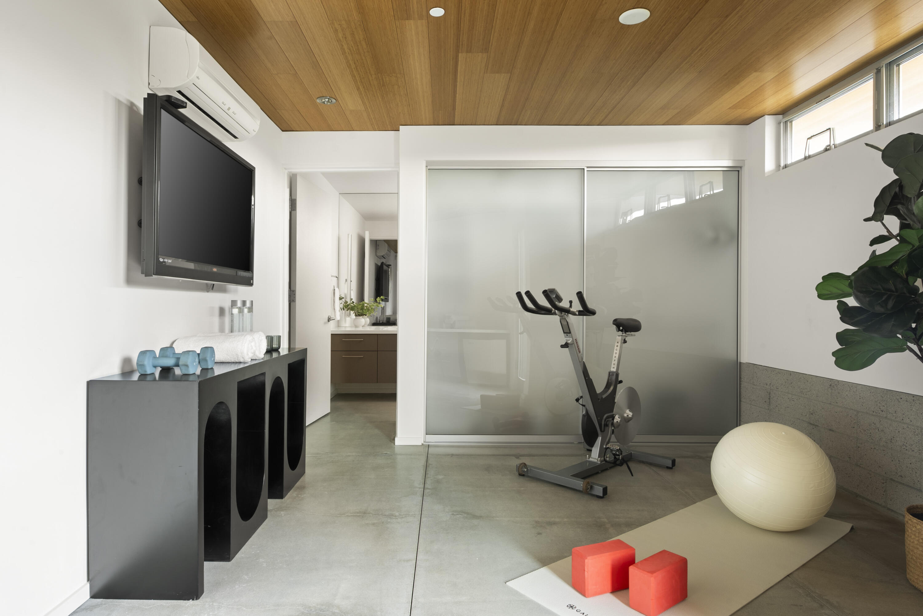 42055 Indian Trail Rancho Mirage, CA 92270 - Photo 20 of 44 42055IndianTrl,RanchoMirage18