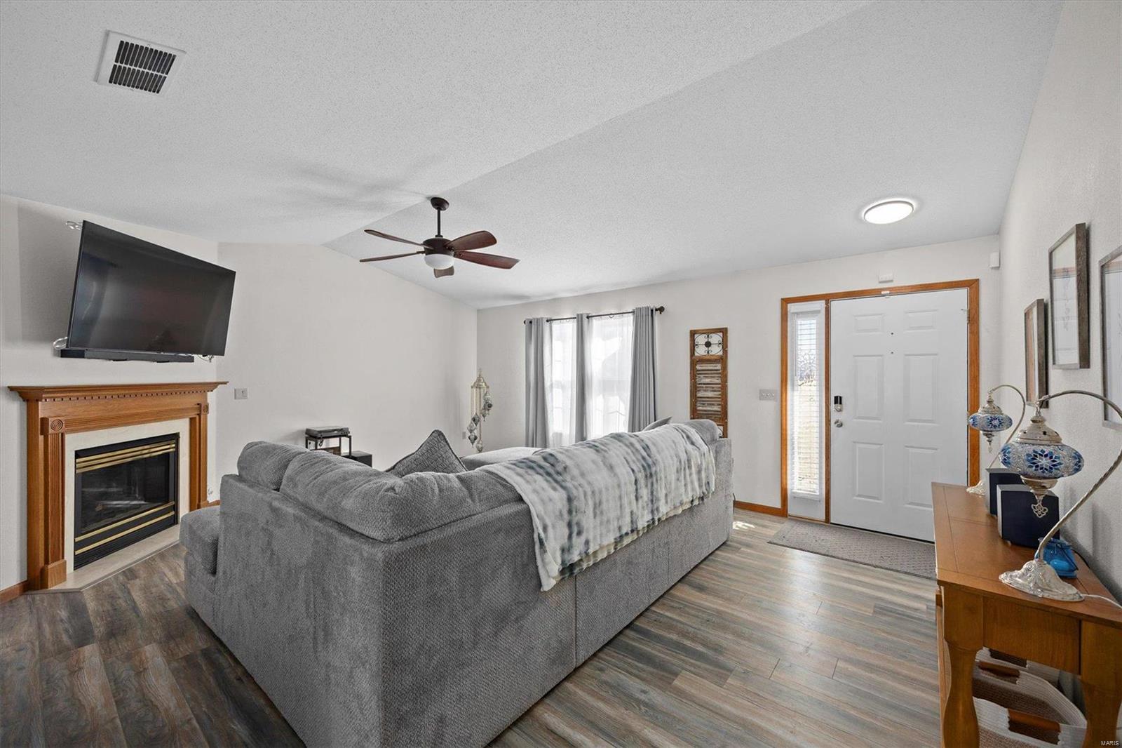301 Radcliff Road Shiloh, IL 62221 - Photo 3 of 34