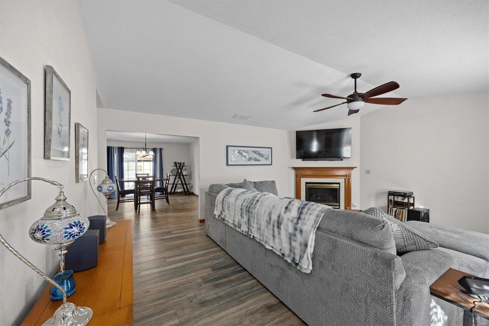 301 Radcliff Road Shiloh, IL 62221 - Photo 4 of 34