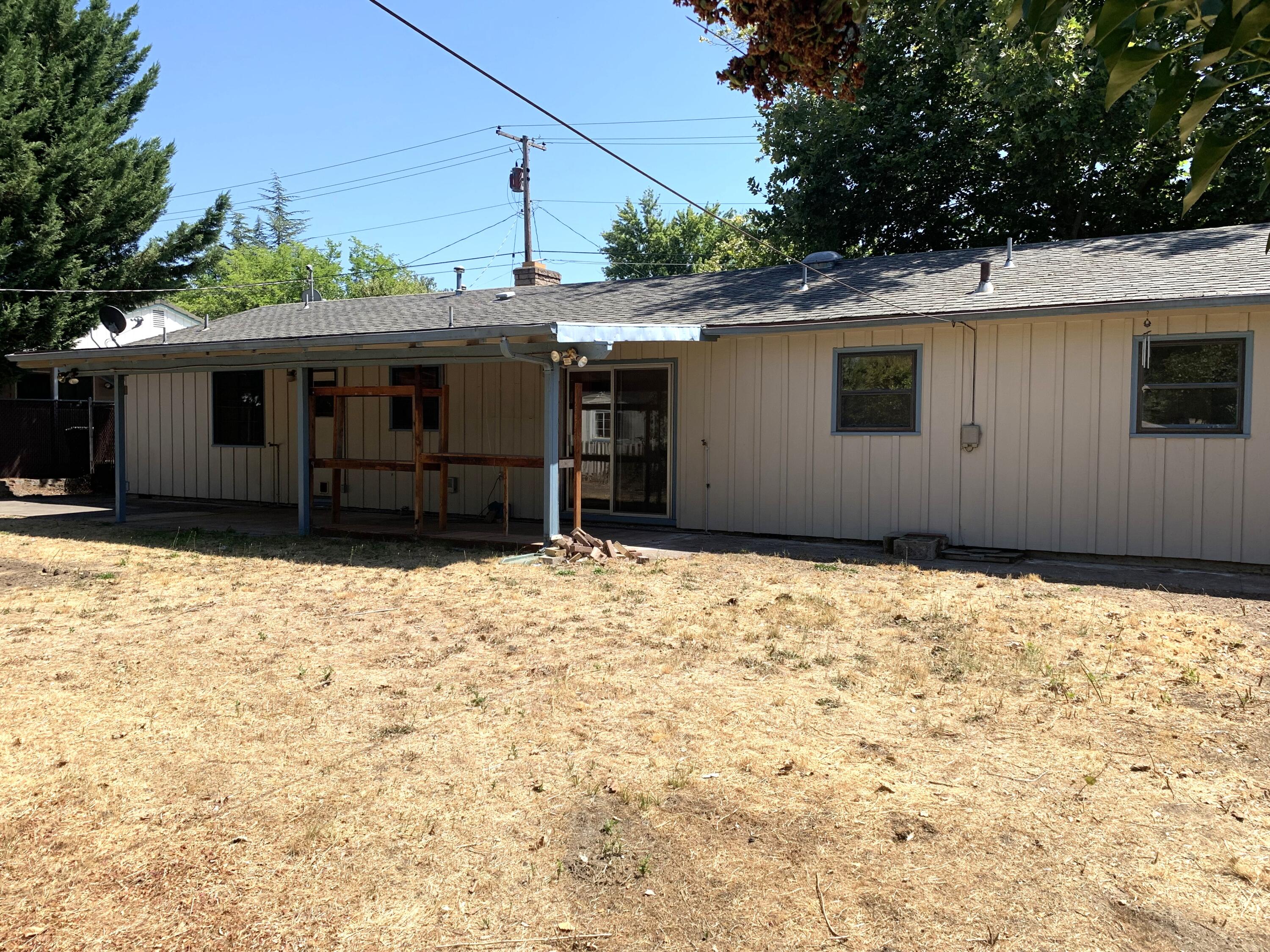 211 Princess Way Central Point, OR 97502 - Photo 29 of 45 10 back yard 4