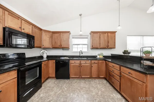 $440,000 | 908 Indian Prairie Drive, Mascoutah, IL 62258