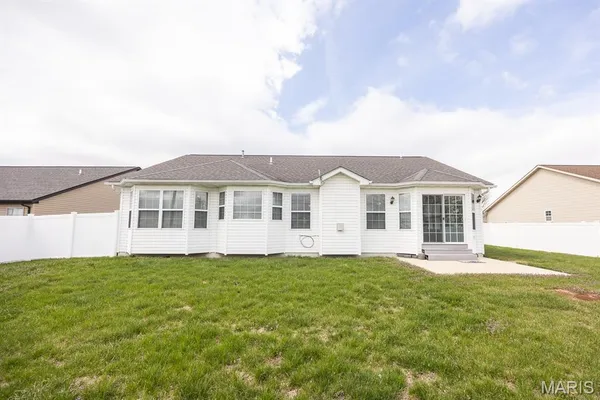 $440,000 | 908 Indian Prairie Drive, Mascoutah, IL 62258