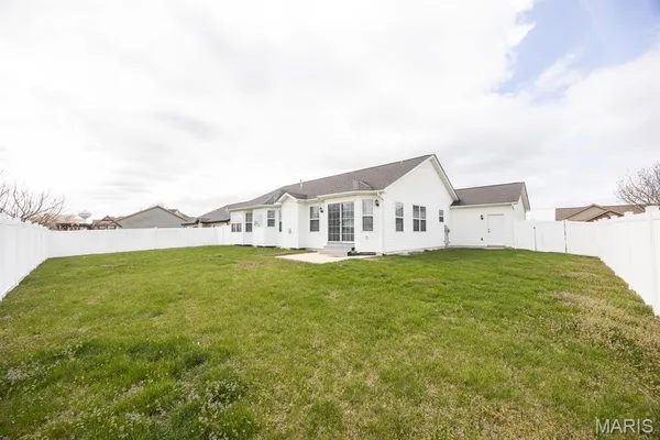 $440,000 | 908 Indian Prairie Drive, Mascoutah, IL 62258