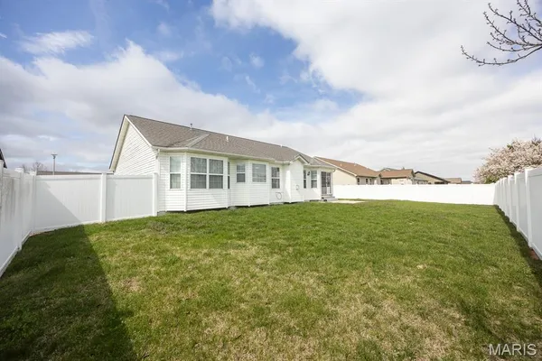 $440,000 | 908 Indian Prairie Drive, Mascoutah, IL 62258