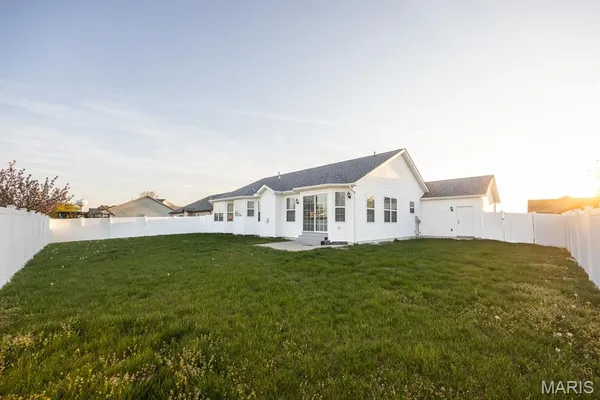 $440,000 | 908 Indian Prairie Drive, Mascoutah, IL 62258