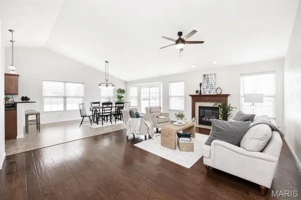 $440,000 | 908 Indian Prairie Drive, Mascoutah, IL 62258