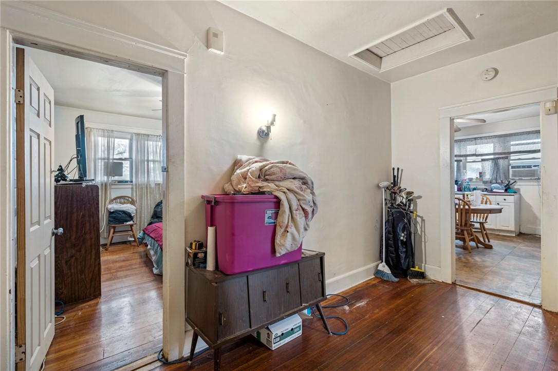 28 Rochambeau Avenue Providence, RI 02906 - Photo 18 of 27 Upper common area