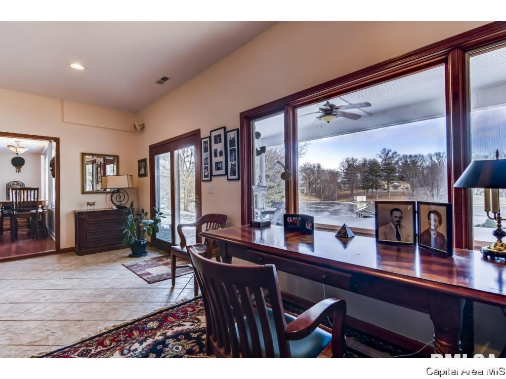 152 Maple Grove Lane Springfield, IL 62712 - Photo 15 of 31
