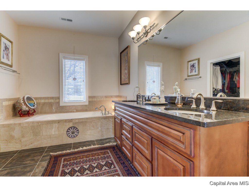 152 Maple Grove Lane Springfield, IL 62712 - Photo 19 of 31