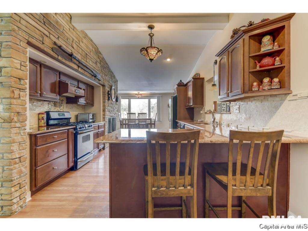 152 Maple Grove Lane Springfield, IL 62712 - Photo 8 of 31