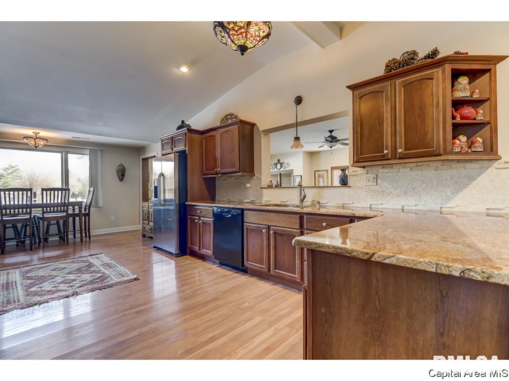 152 Maple Grove Lane Springfield, IL 62712 - Photo 9 of 31