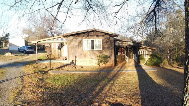 $299,000 | 112 Balcony Ln Mount, Mount Airy, NC 27030