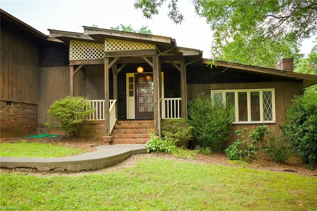 $299,000 | 112 Balcony Ln Mount, Mount Airy, NC 27030