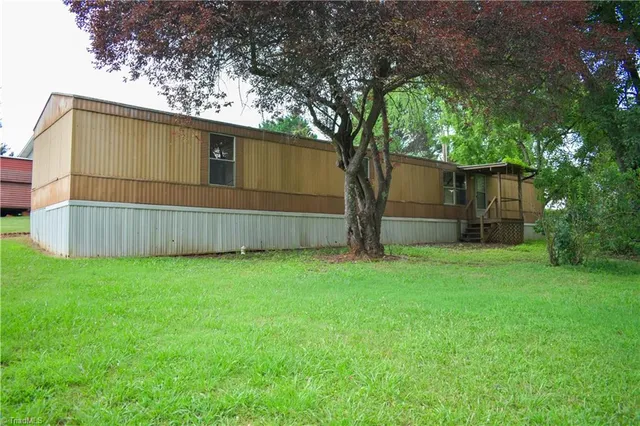 $299,000 | 112 Balcony Ln Mount, Mount Airy, NC 27030