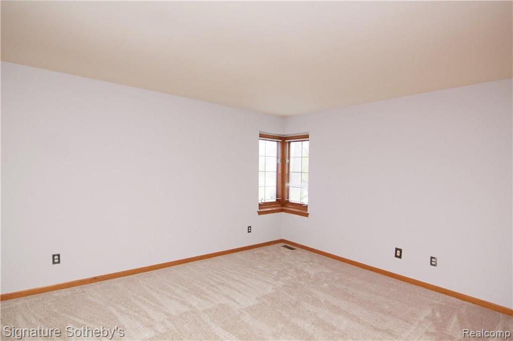 30895 Country Ridge Circle Farmington Hills, MI 48331 - Photo 24 of 43