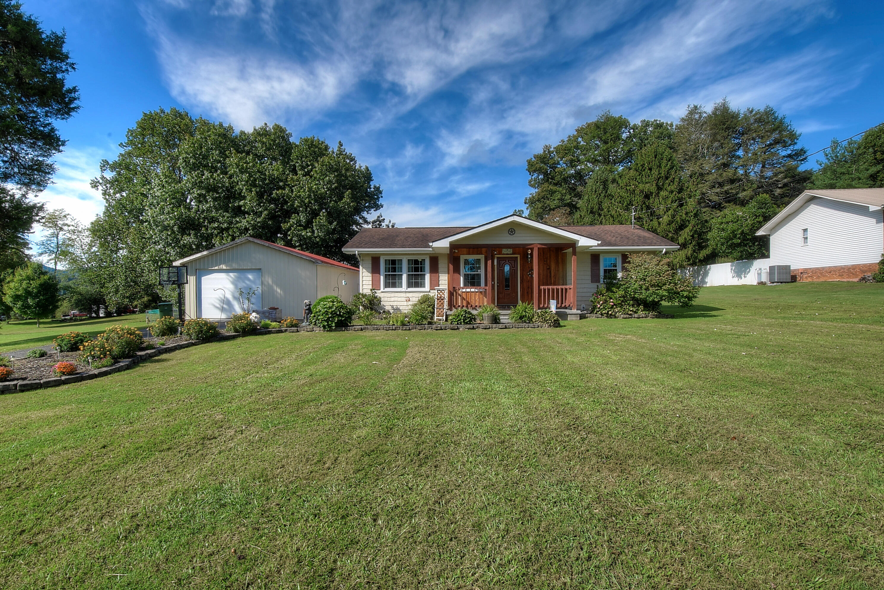 125 Parsonage Road Elizabethton, TN 37643 - Photo 2 of 48 2