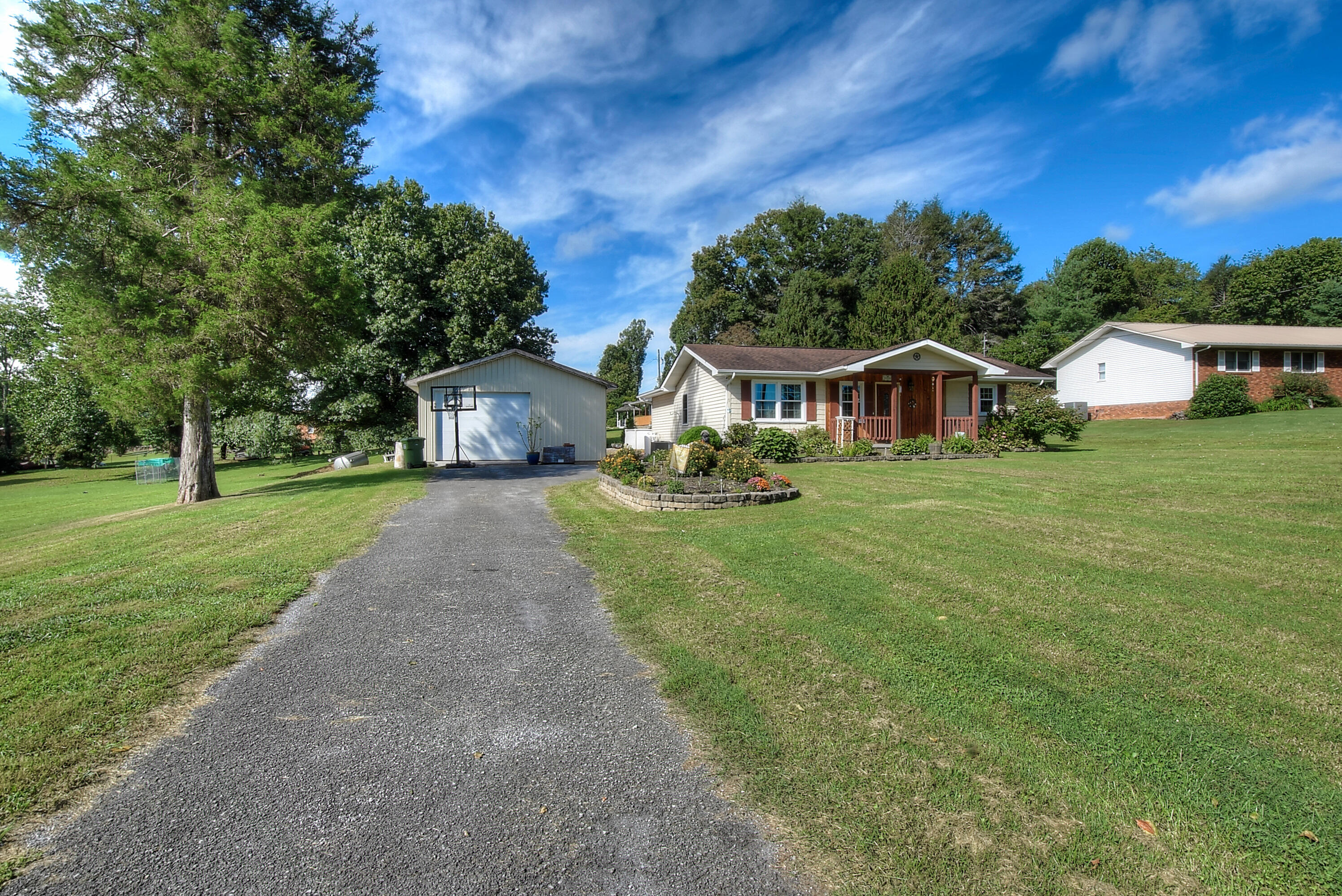 125 Parsonage Road Elizabethton, TN 37643 - Photo 3 of 48 3