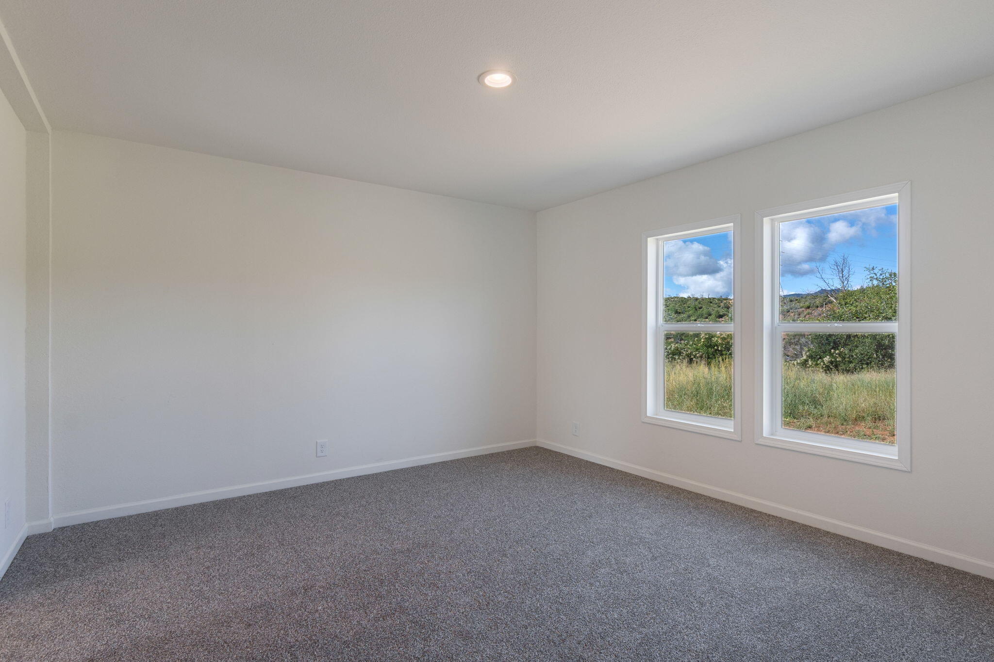 11258 Iron Mountain Road Redding, CA 96001 - Photo 15 of 27 Great light in rooms