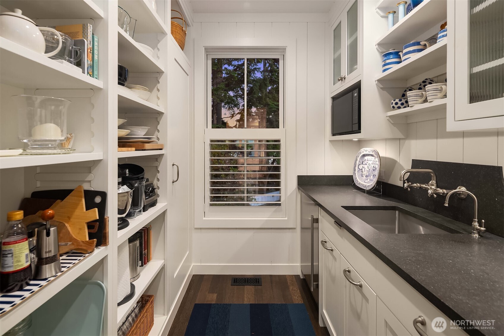 6426 Wing Point Road Northeast Bainbridge Island, WA 98110 - Photo 13 of 32