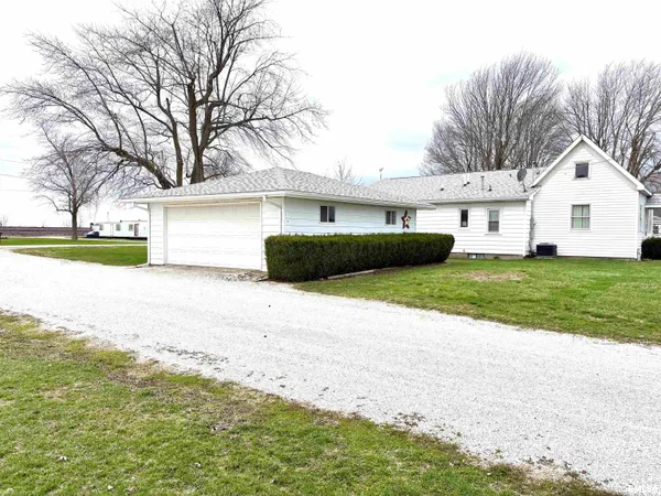 $226,900 | 901 East Old 36, Alexander, IL 62601