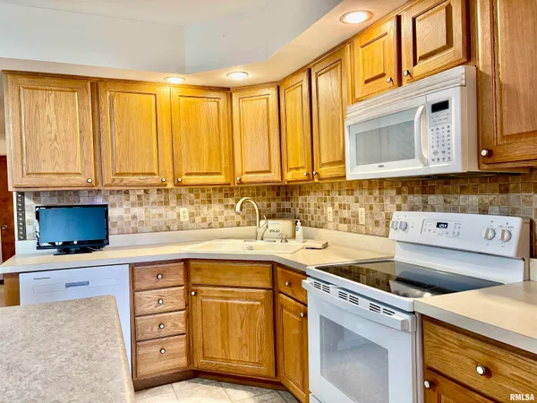 $226,900 | 901 East Old 36, Alexander, IL 62601