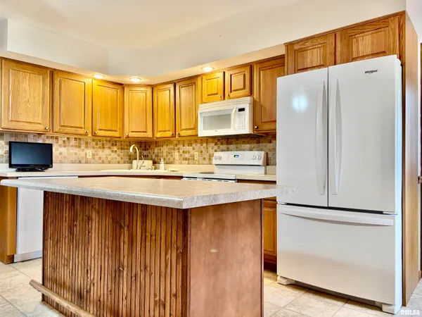 $226,900 | 901 East Old 36, Alexander, IL 62601