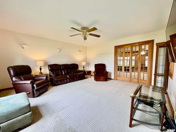 $226,900 | 901 East Old 36, Alexander, IL 62601