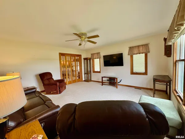 $226,900 | 901 East Old 36, Alexander, IL 62601