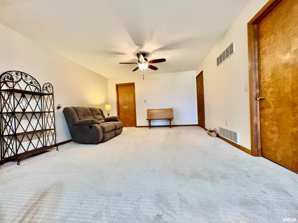 $226,900 | 901 East Old 36, Alexander, IL 62601