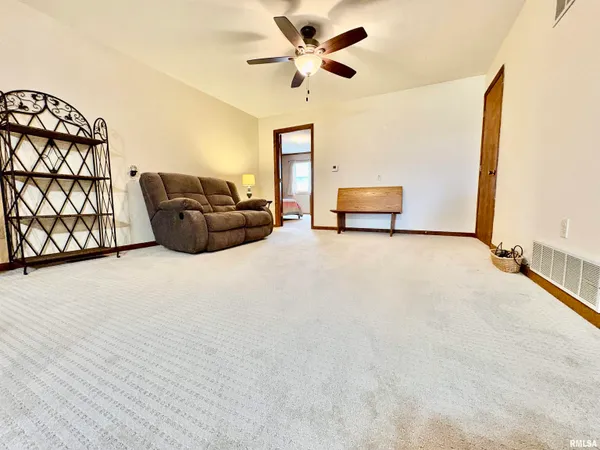 $226,900 | 901 East Old 36, Alexander, IL 62601