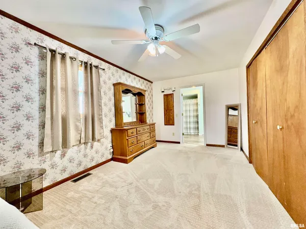 $226,900 | 901 East Old 36, Alexander, IL 62601