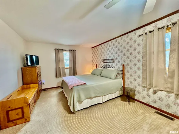 $226,900 | 901 East Old 36, Alexander, IL 62601