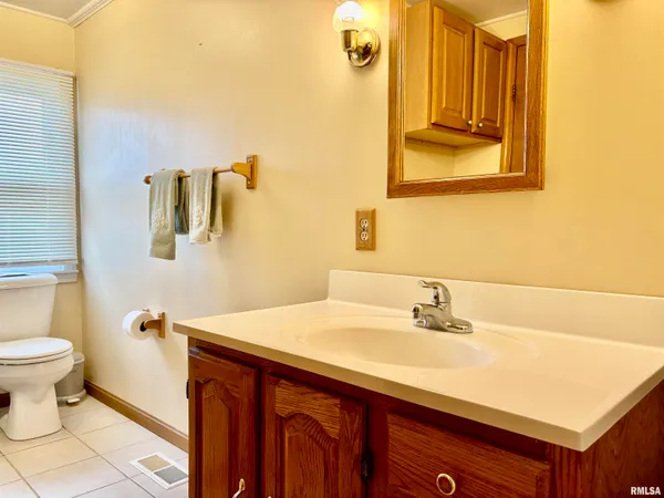 $226,900 | 901 East Old 36, Alexander, IL 62601