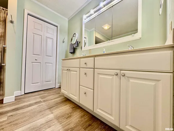 $226,900 | 901 East Old 36, Alexander, IL 62601