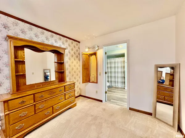 $226,900 | 901 East Old 36, Alexander, IL 62601