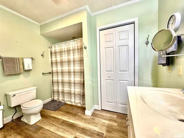 $226,900 | 901 East Old 36, Alexander, IL 62601