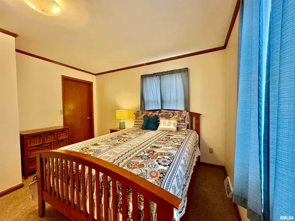 $226,900 | 901 East Old 36, Alexander, IL 62601