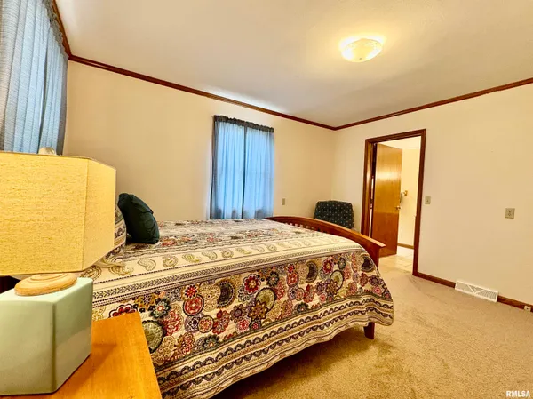 $226,900 | 901 East Old 36, Alexander, IL 62601