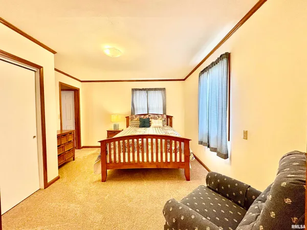 $226,900 | 901 East Old 36, Alexander, IL 62601