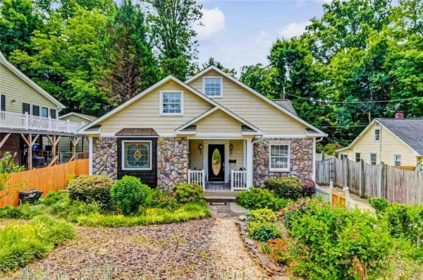 $419,000 | 2304 Lyndhurst Avenue Southwest, Winston-Salem, NC 27103
