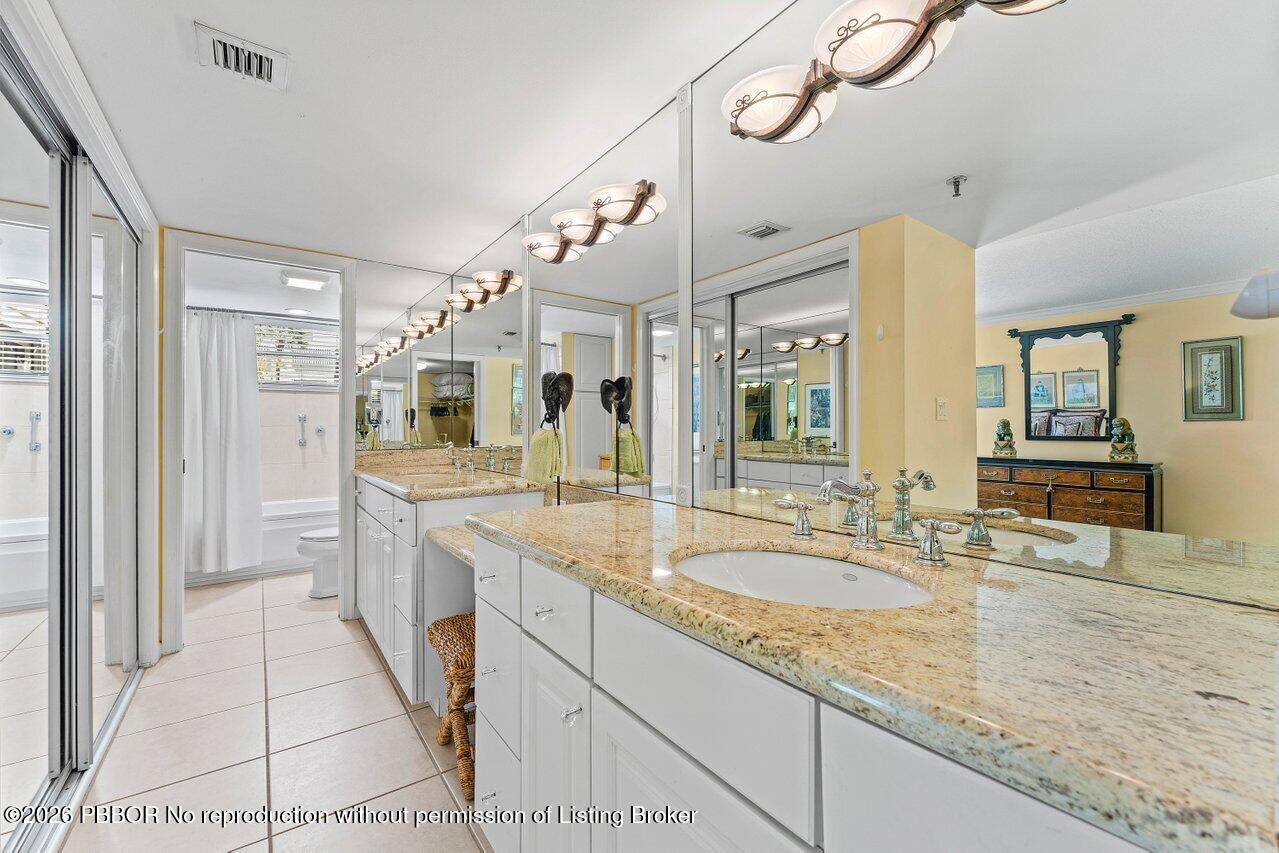 372 Golfview Road, Unit 101 North Palm Beach, FL 33408 - Photo 20 of 31 Main Bathroom