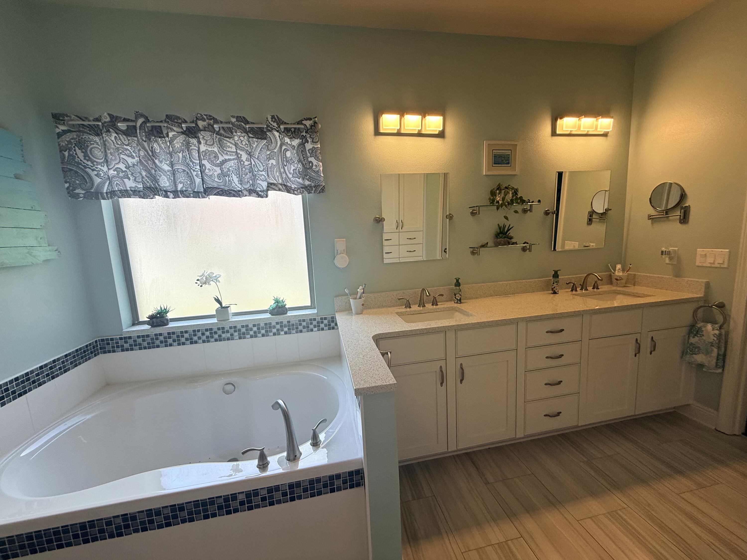 356 Whispering Way Freeport, FL 32439 - Photo 11 of 15 IMG_3973