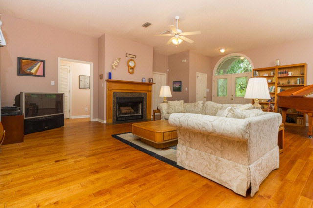 29265 Leiterman Road Elberta, AL 36530 - Photo 3 of 40 Living Room