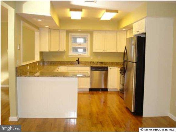 527 George Road Toms River, NJ 08753 - Photo 3 of 3 Gallery Image 3